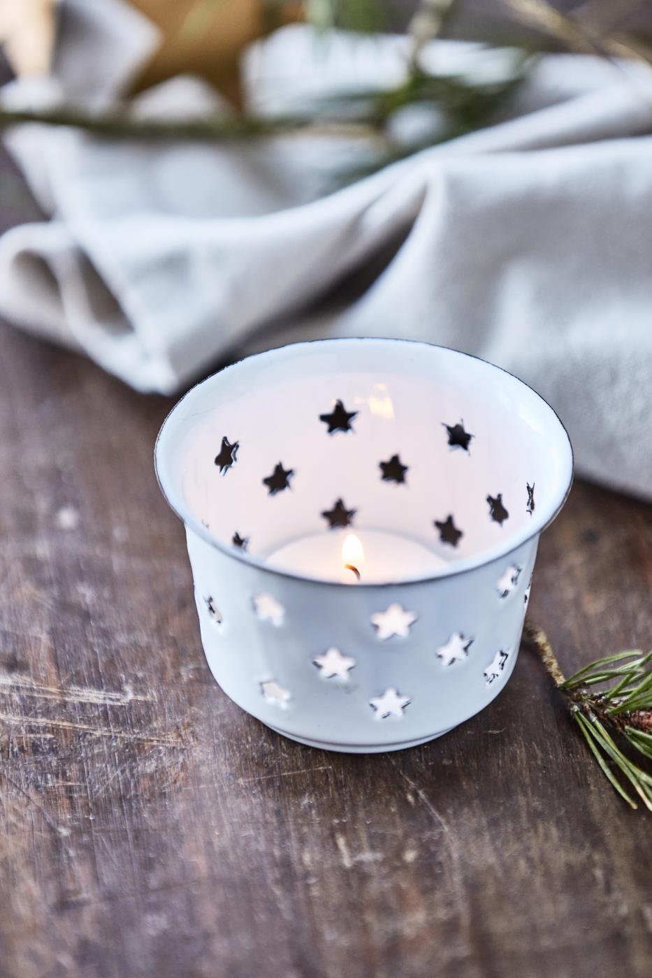 Lyslykt i hvit emalje med stjernemønster fra IB Laursen