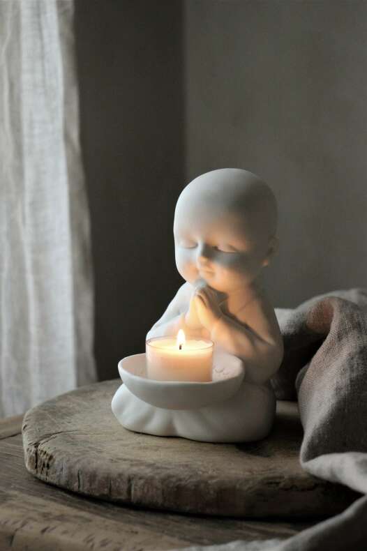 Yoga munk i matt keramikk fra Majas Cottage- tre varianter