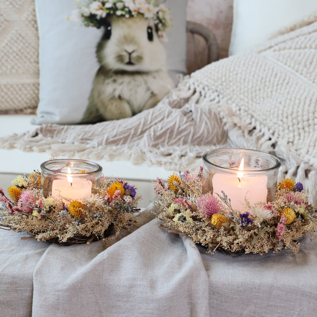 Lyslykt med vakker blomsterkrans