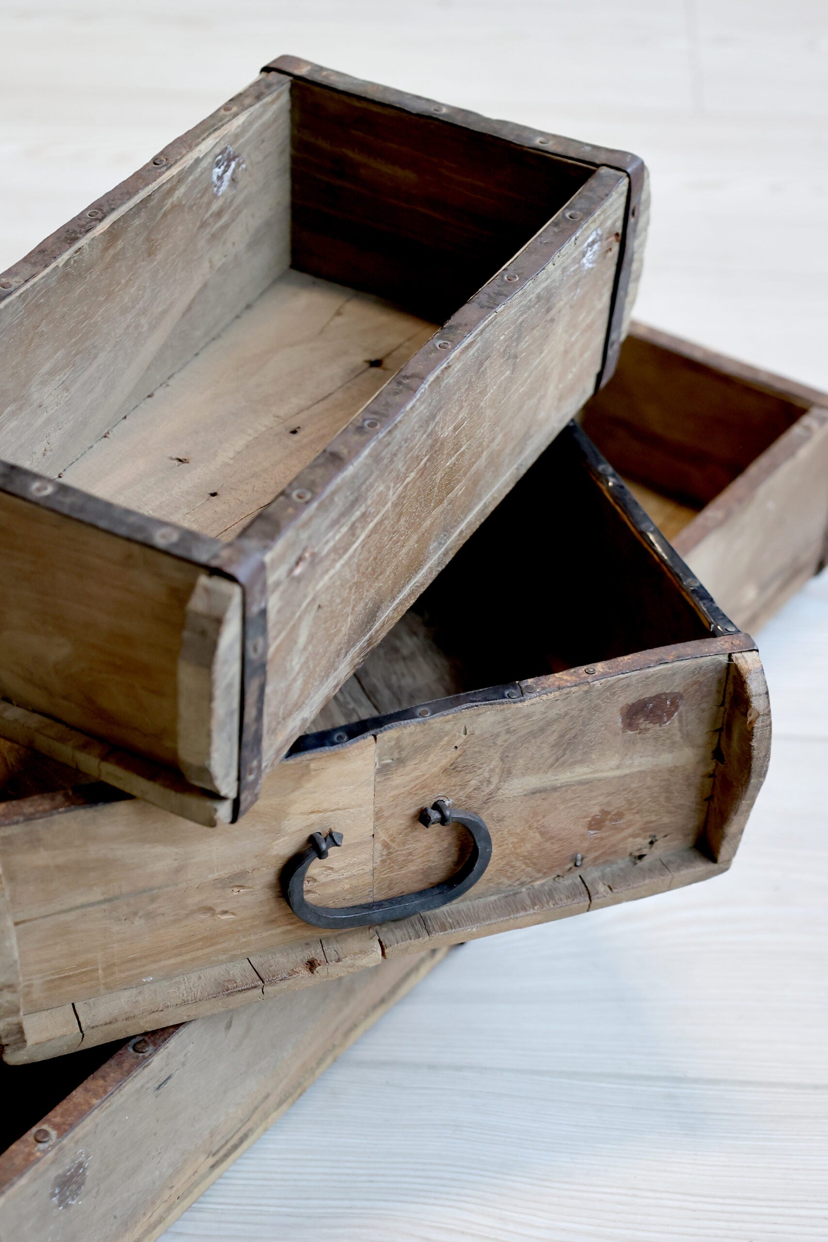 Vintage trekasse i resirkulert tre