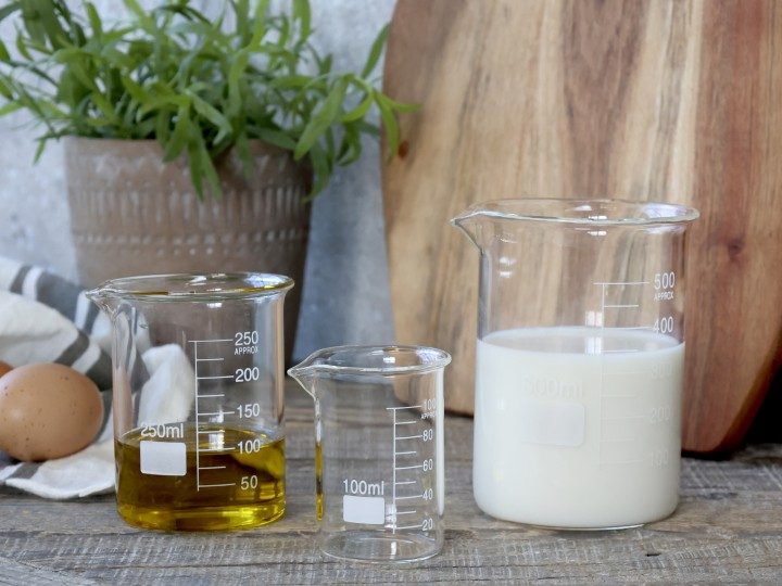 Sett med tre målebegre i glass fra Chic Antique