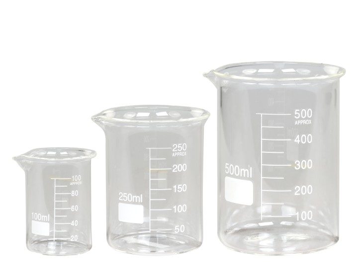 Sett med tre målebegre i glass fra Chic Antique