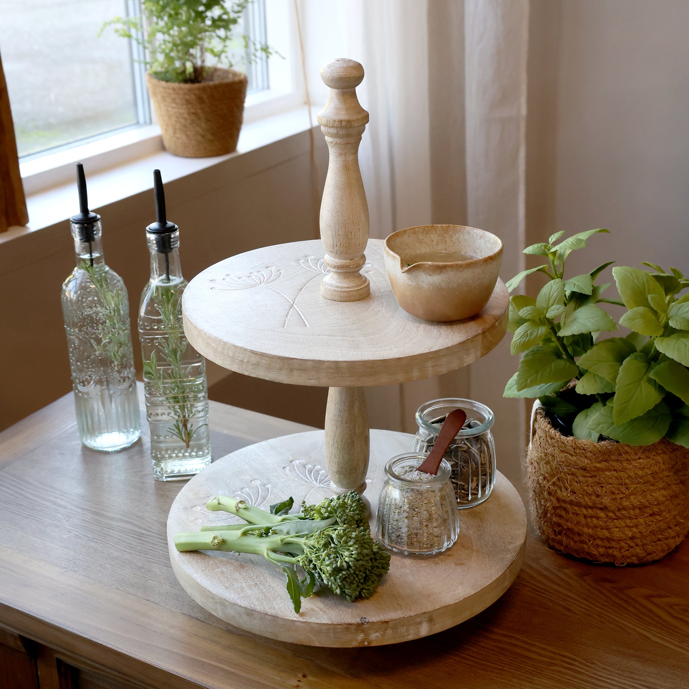 Tours etasjefat med utskjæring i mangotre