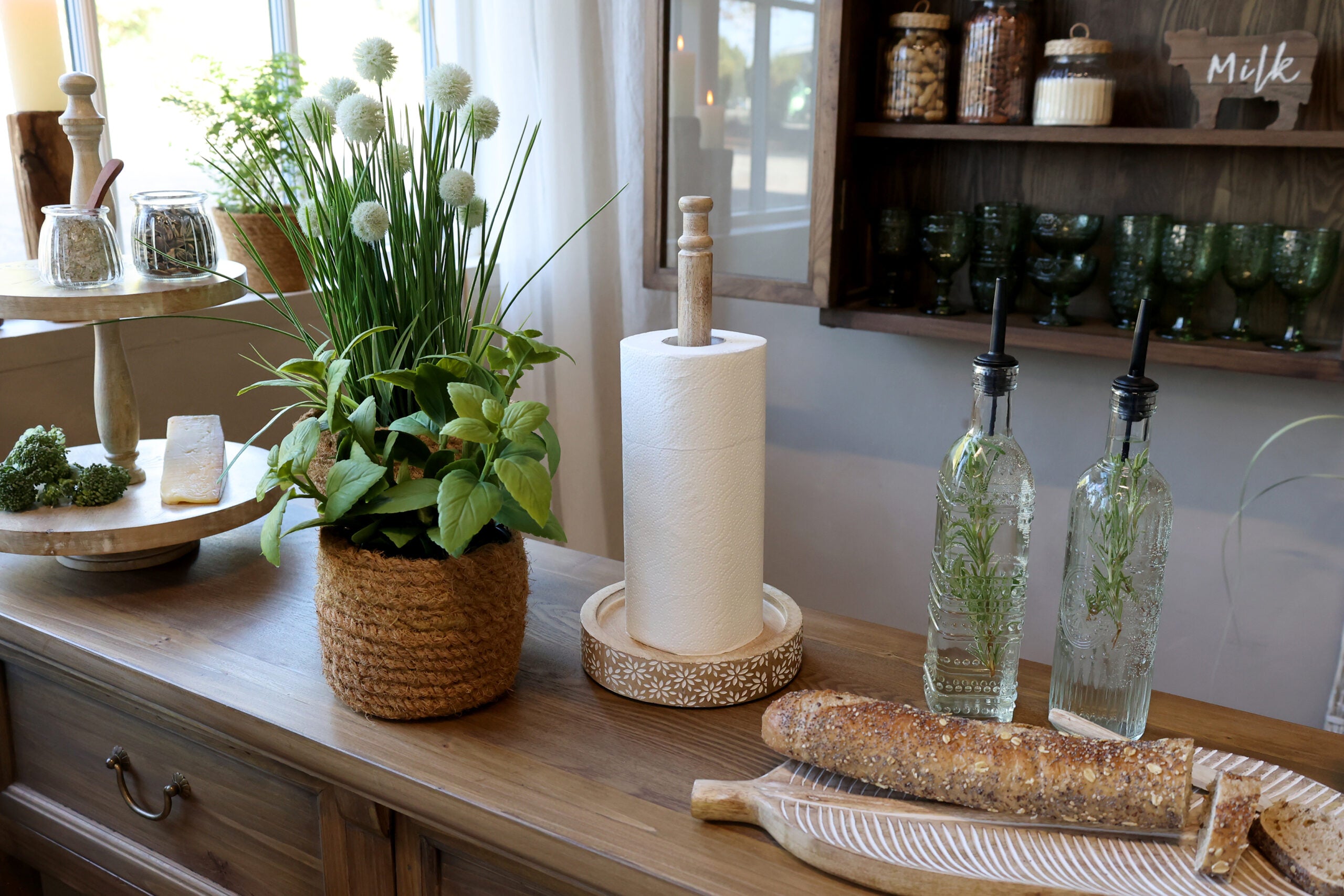 Tours kjøkkenrulleholder i mangotre fra Chic Antique