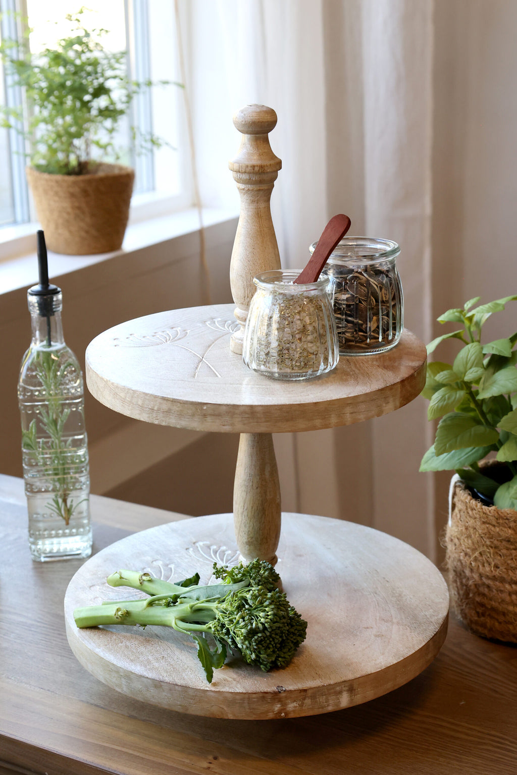 Tours etasjefat med utskjæring i mangotre