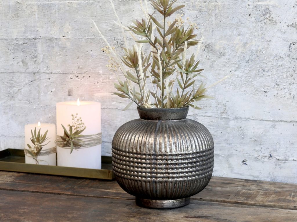 Vase i mocca og gullfarget glass fra Chic Antique