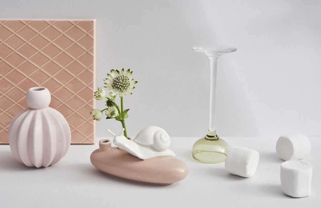 Blomstervase med snegl