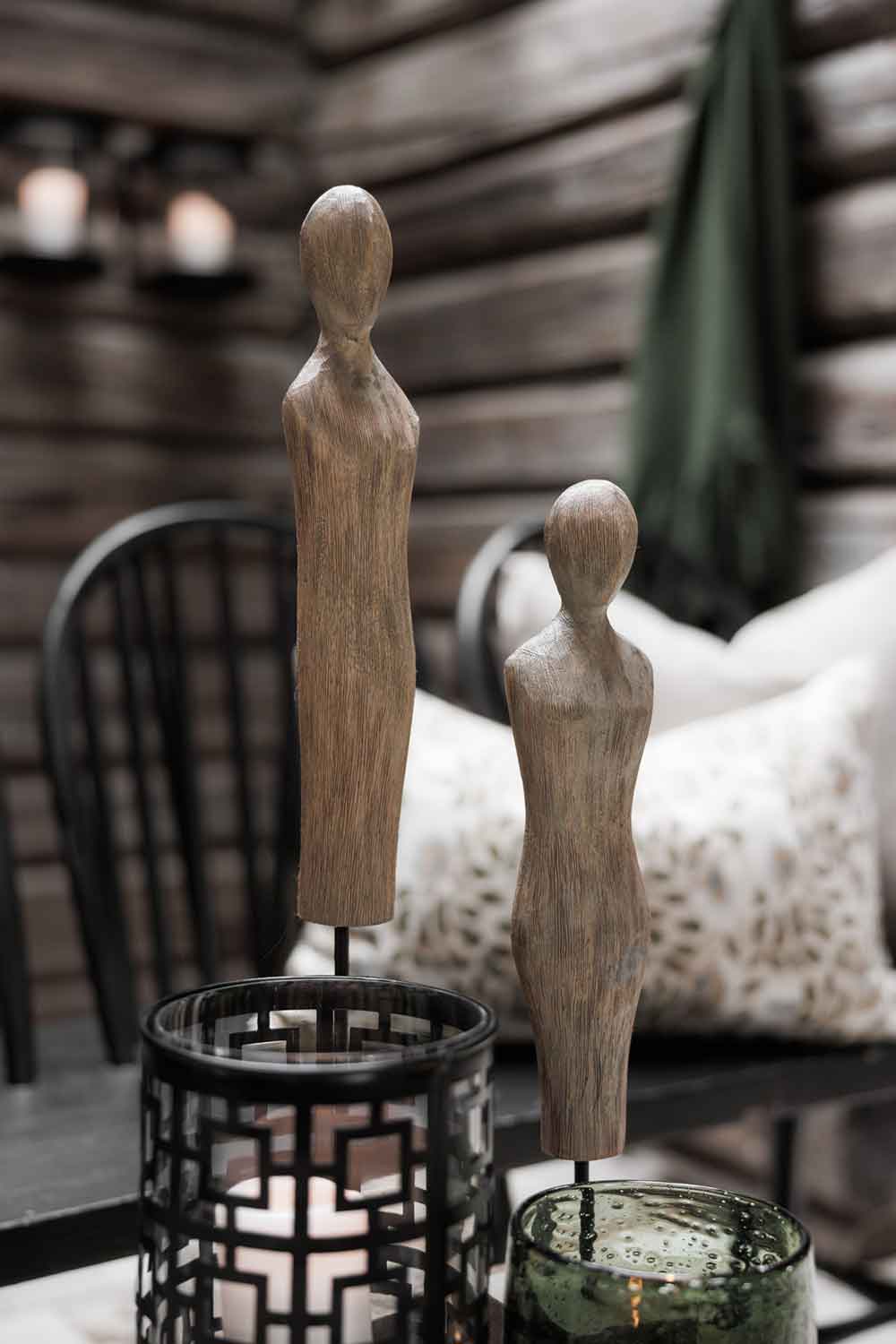 Håndlaget trefigur- to størrelser